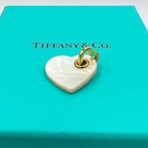 Tiffany & Co.‎ heart pendant